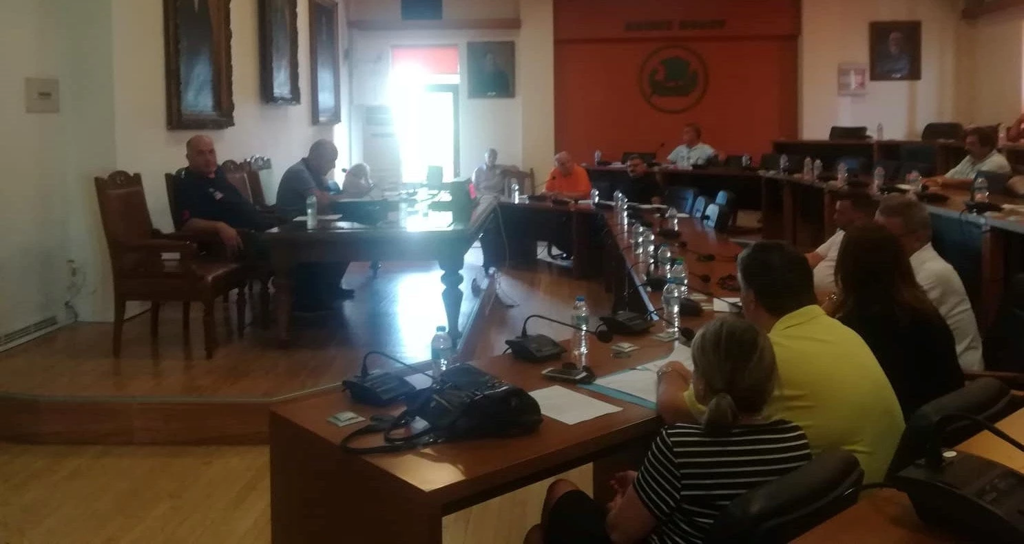 Αχ.Μπέος κατά αριστερής αντιπολίτευσης με αφορμή τις φωτιές: «Κάτσε κάτω ρε νούμερο, Αριστερέ του κ…ου»